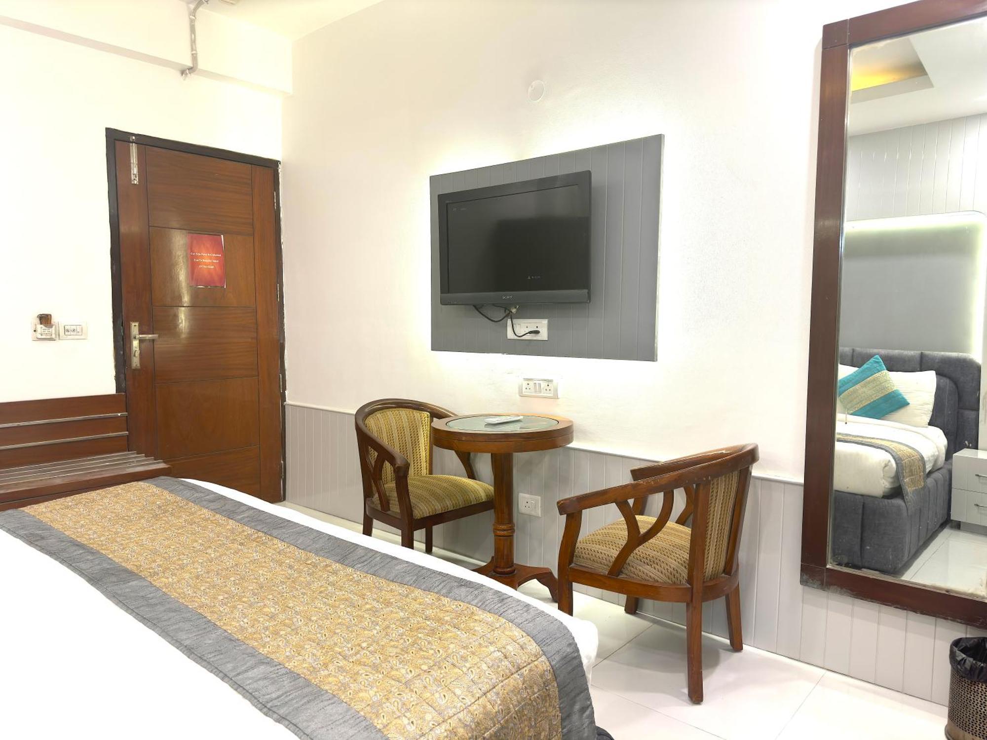 Hotel The Daanish Residency - Karol Bagh New Delhi Exterior photo