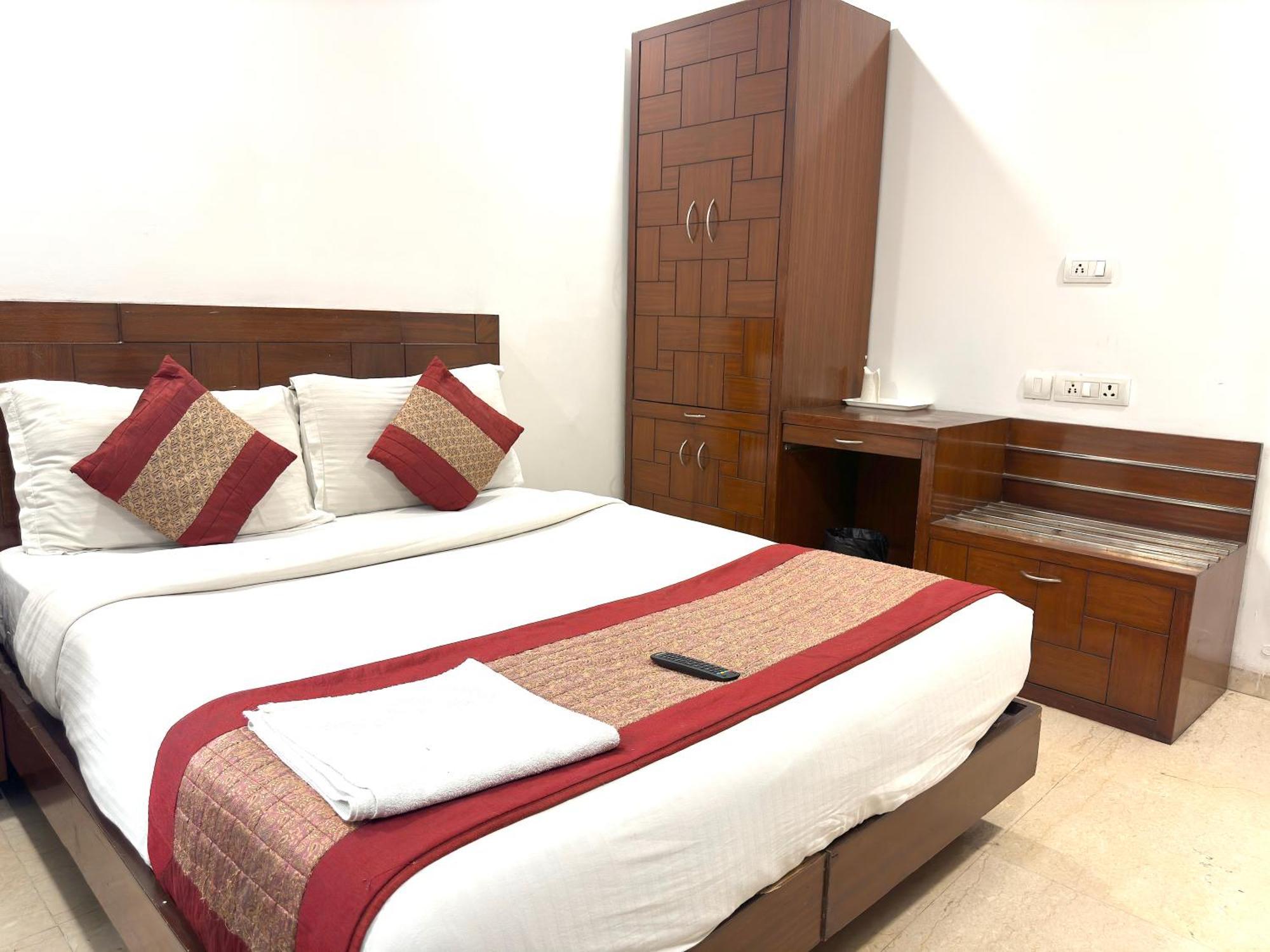 Hotel The Daanish Residency - Karol Bagh New Delhi Exterior photo